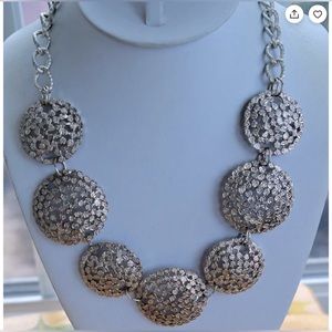 🌸🌼🌺Silver tone Filigree Disc Statement Necklace, Vintage,